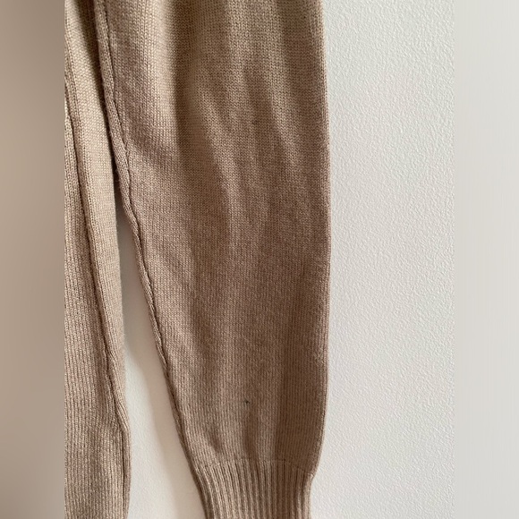 Forever 21 Tan Wool Blend Long Sleeve Sweater Size Large Minimalist Office - Picture 8 of 8